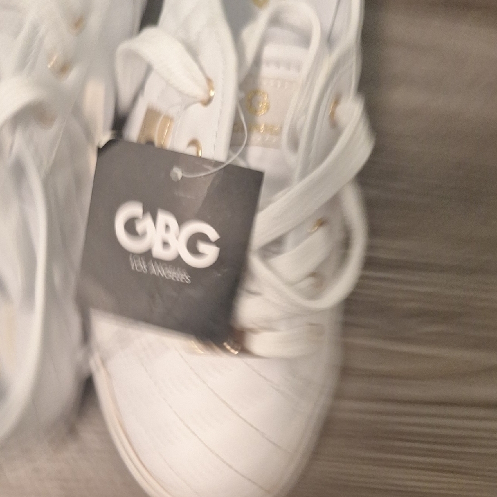 GBG Los Angeles White Minimalist Sneakers - Picture 5 of 7